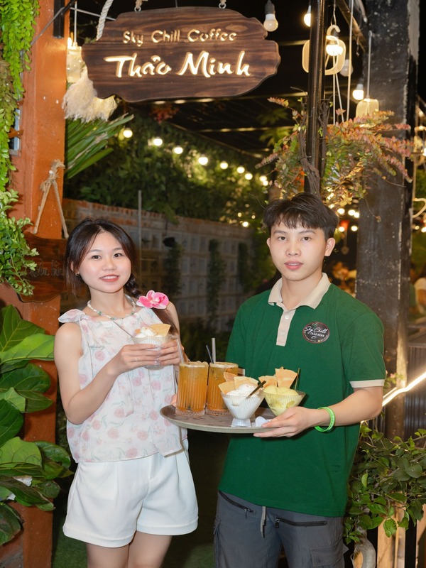 Đồng phục quán cafe Sky Chill Thảo Minh
