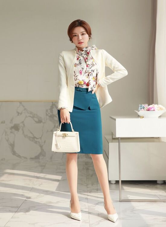 De Charme Uniform - Xưởng may đồng phục chân váy uy tín