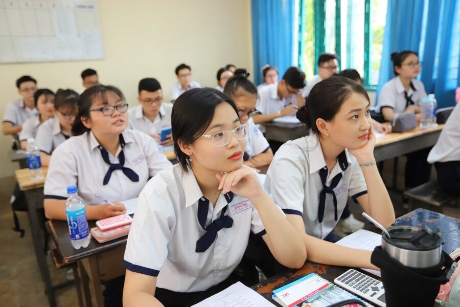 De Charme Uniform - Xưởng may đồng phục học sinh cấp 2 uy tín toàn quốc