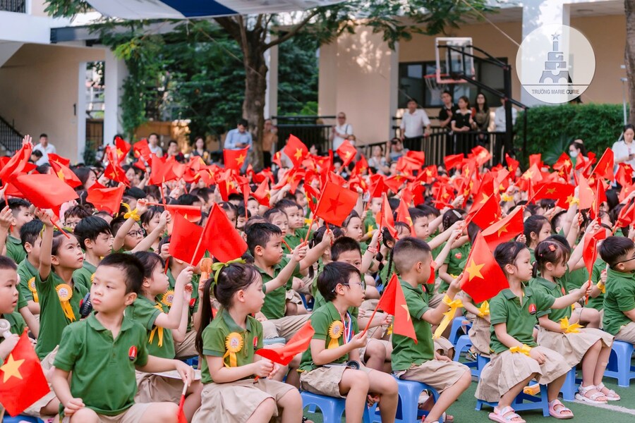 Mỗi chiếc áo đồng phục học sinh đều góp phần thể hiện văn hóa đặc trưng của trường, lớp