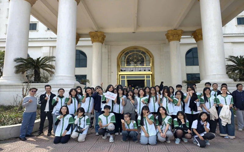 May áo thun đồng phục lớp cho lớp D9 THPT Trương Định