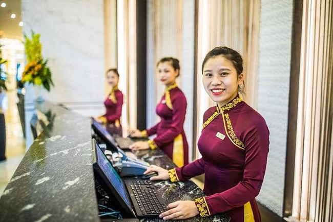 Mẫu Đồng Phục Lễ Tân Thu Ngân 02